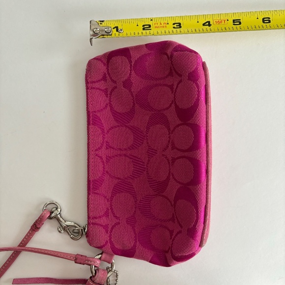 Y2K Coach wristlet with fringe tassel in hot pink logo - Picture 3 of 8